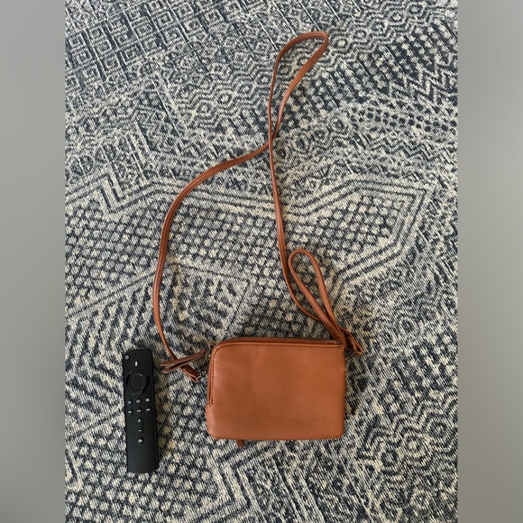 Universal thread mini crossbody bag - Picture 2 of 3